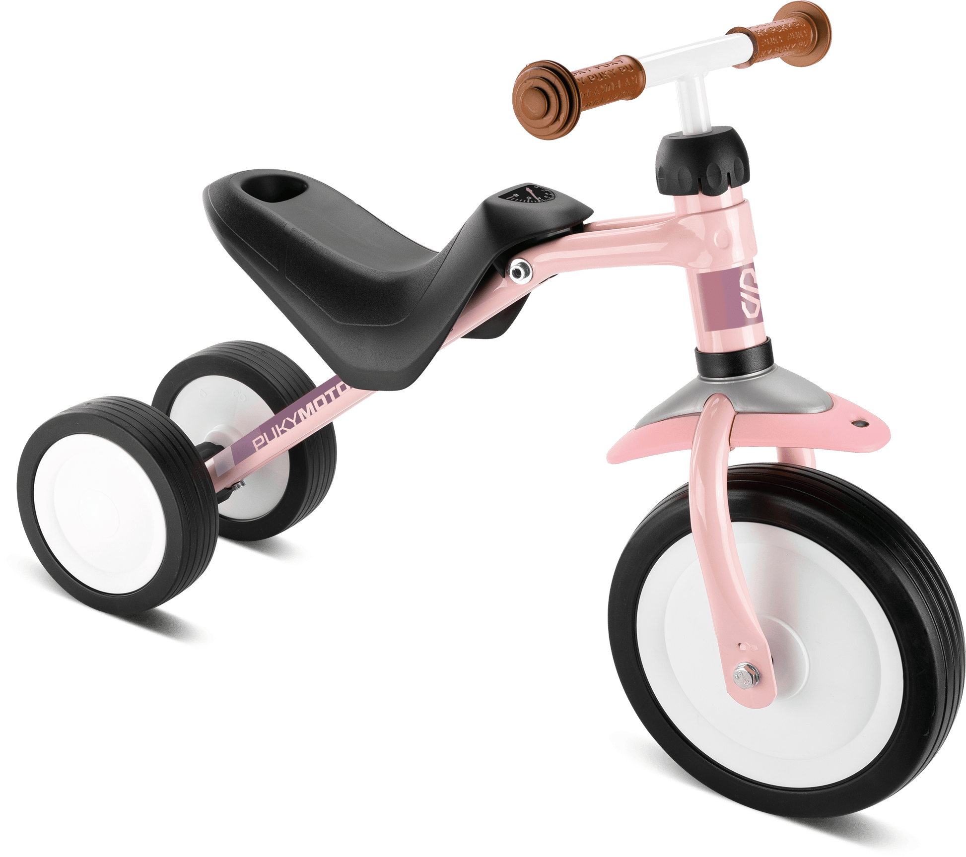 PUKY PUKYMOTO är en rosa och svart trehjuling med ett stort framhjul, två små bakhjul, en svart sits och bruna handtag på styret, mot en vit bakgrund.