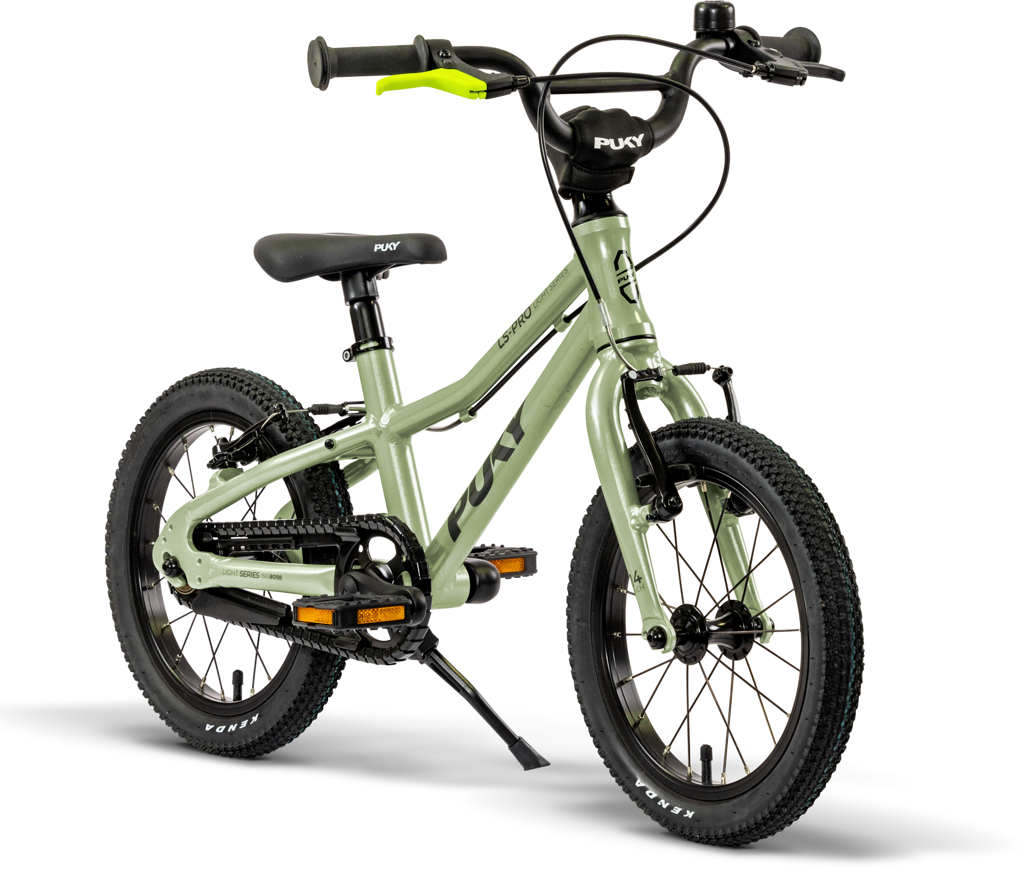 En grön PUKY LS-PRO 14 barncykel med svarta däck, svart sadel, ett grönt styrhandtag och ett stöd ses framifrån vänster. Den lätta aluminiumramen har "PUKY"-märkning på både ramen och styrplattan.