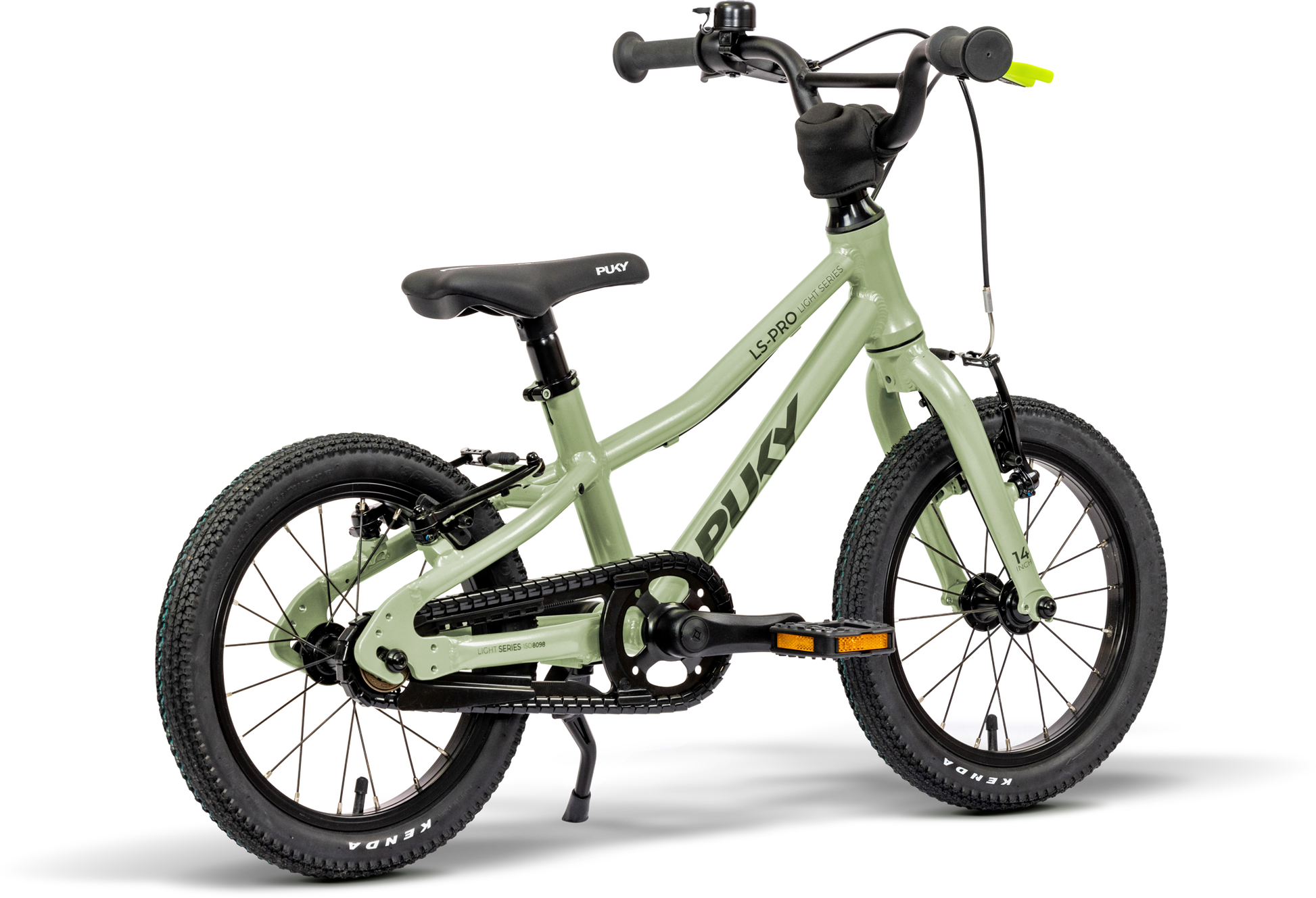 En liten, ljusgrön PUKY LS-PRO 14 barncykel med svart styre, sadel och däck. Denna lätta aluminiummodell har inga stödhjul och reflexer sitter på pedalerna och hjulen. Varumärket "PUKY" är angivet på ramen.