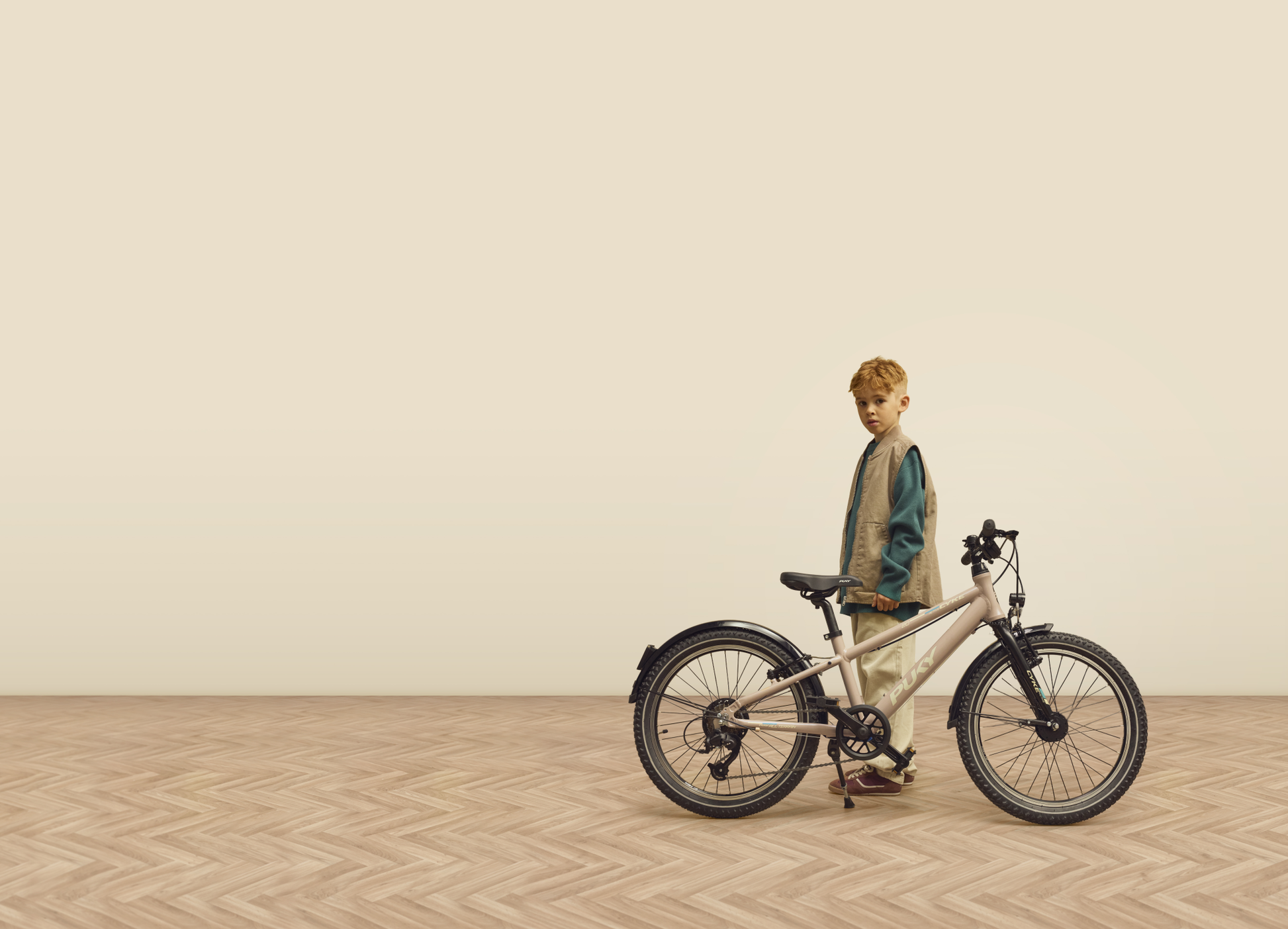 CYKE 20-7 ACTIVE dusty sand/black