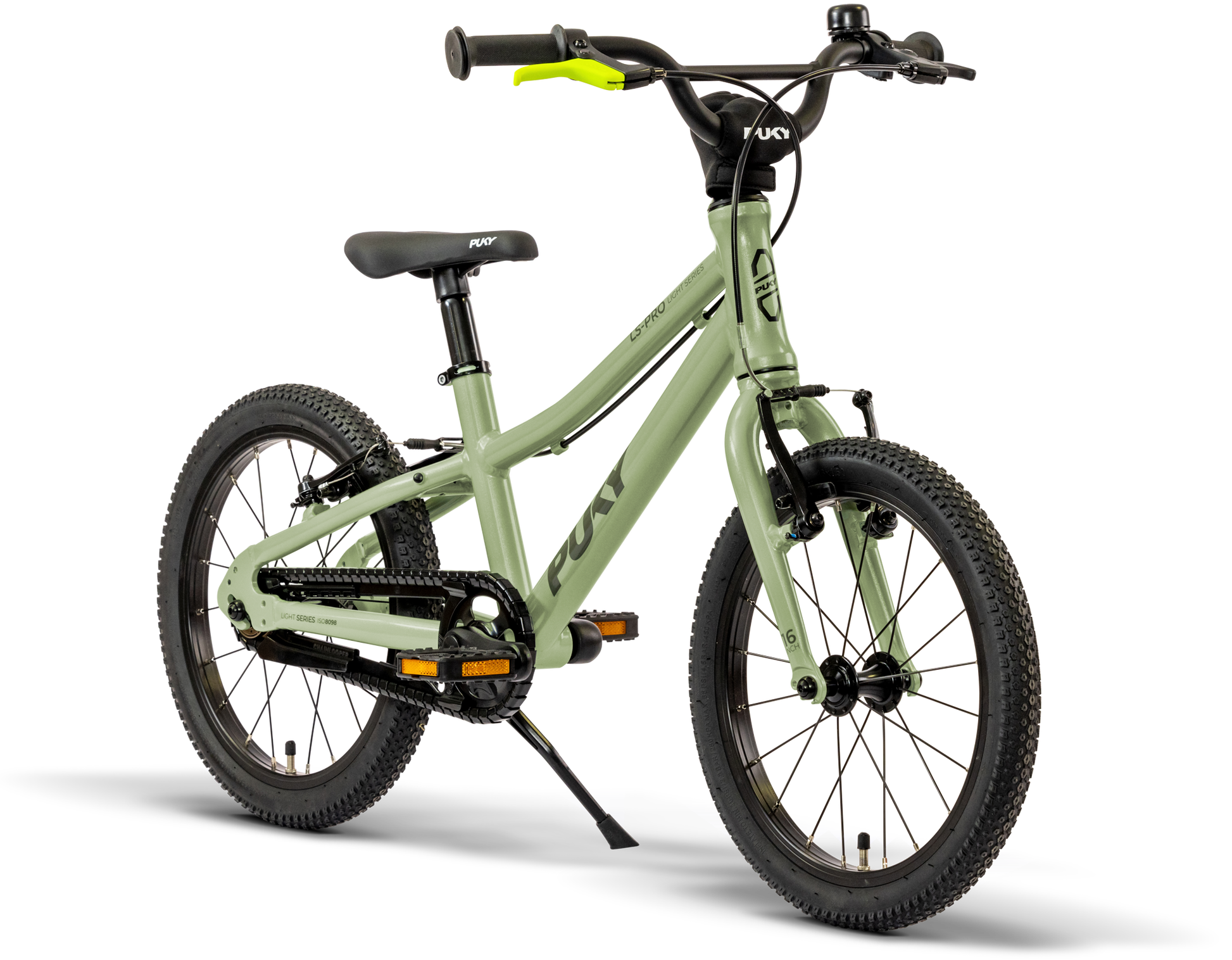 PUKY LS-PRO 16 är en ljusgrön barncykel med svarta däck, svart sadel, svart styre med ett gult grepp och ett sparkstöd, som visas på en vit bakgrund.