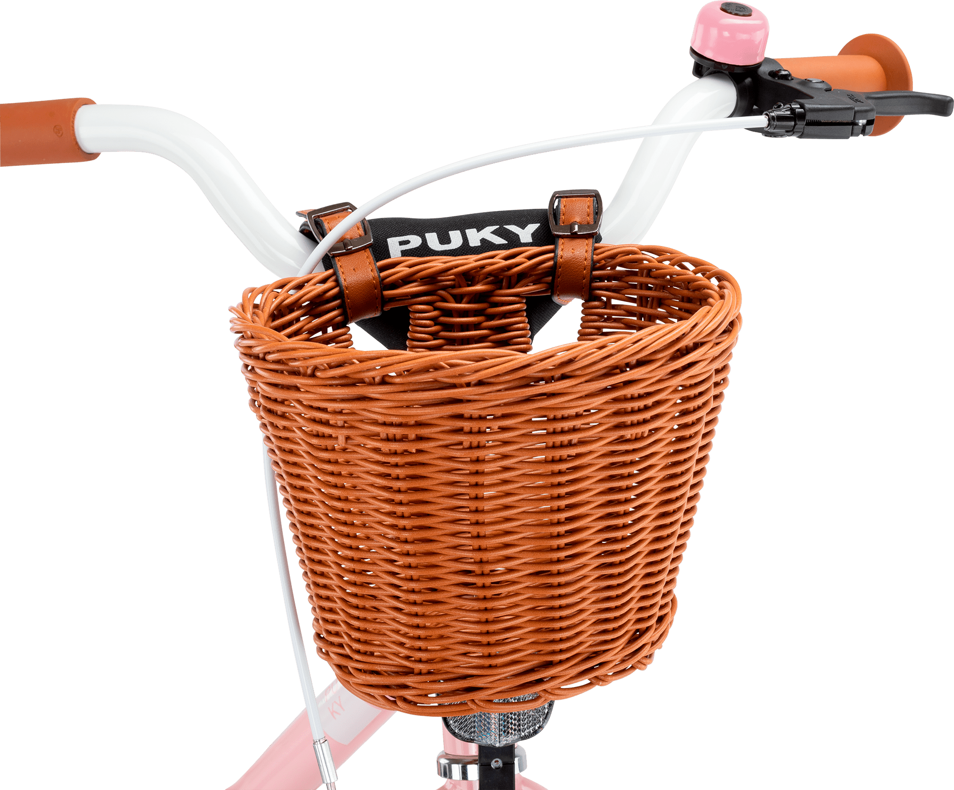 Närbild av en PUKY CHAOS KORB - M brun flätad korg fäst på ett cykelstyre med orange handtag. "PUKY"-etiketten sitter ovanför korgen och ramen är delvis rosa och vit.