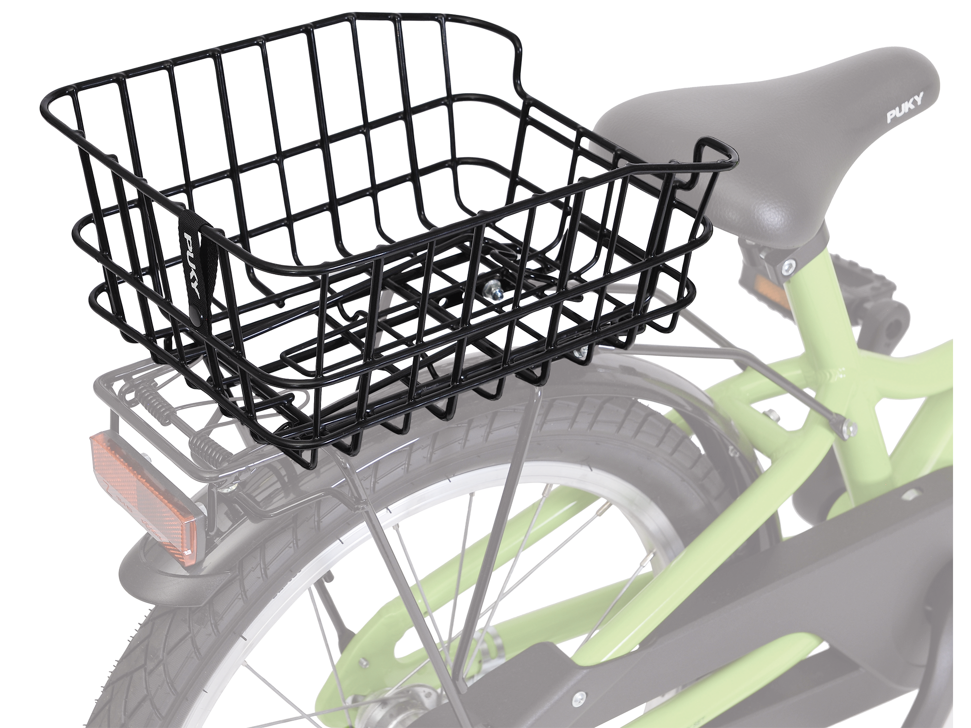 PUKY Chaos Container L är en korg av svart metalltråd som monteras på pakethållaren på en grön cykel, ovanför bakhjulet och bakom sätet.